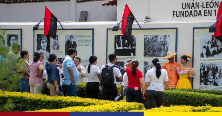 Comunidad Universitaria participa de Recorrido en el Paseo Rubén Darío