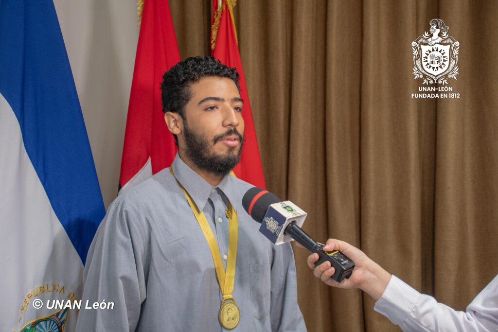 UNAN-León premio a la excelencia