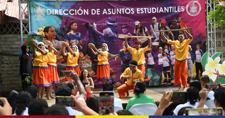 Programa Universidad en el Campo núcleo Poneloya saluda Octubre Victorioso con muestras artísticas